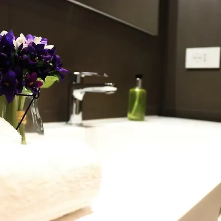 The Sisters קאסטלסארדו